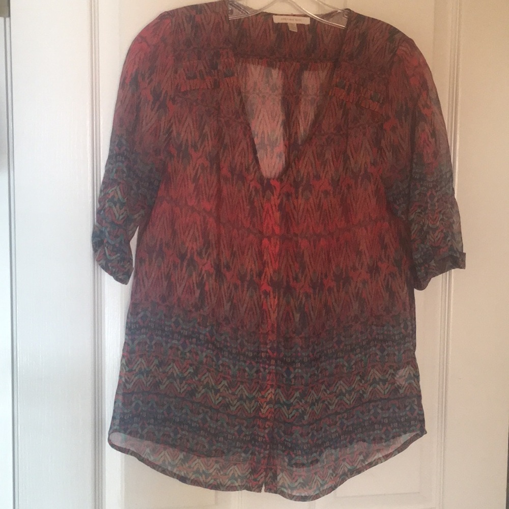 Shear flow-y summer top.